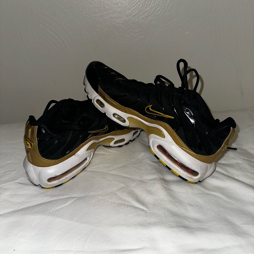 Nike Kids Black and Gold Sneakers - Picture 6 of 11